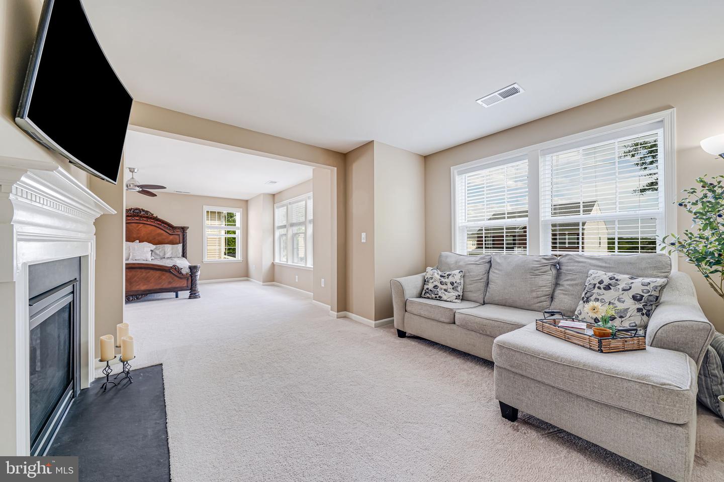 15202 JENNERETTE LN, WOODBRIDGE, Virginia 22193, 6 Bedrooms Bedrooms, ,4 BathroomsBathrooms,Residential,For sale,15202 JENNERETTE LN,VAPW2094354 MLS # VAPW2094354