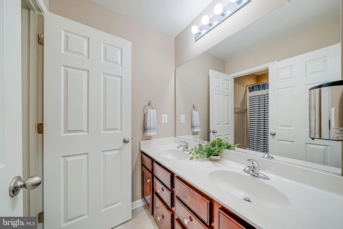 15202 JENNERETTE LN, WOODBRIDGE, Virginia 22193, 6 Bedrooms Bedrooms, ,4 BathroomsBathrooms,Residential,For sale,15202 JENNERETTE LN,VAPW2094354 MLS # VAPW2094354