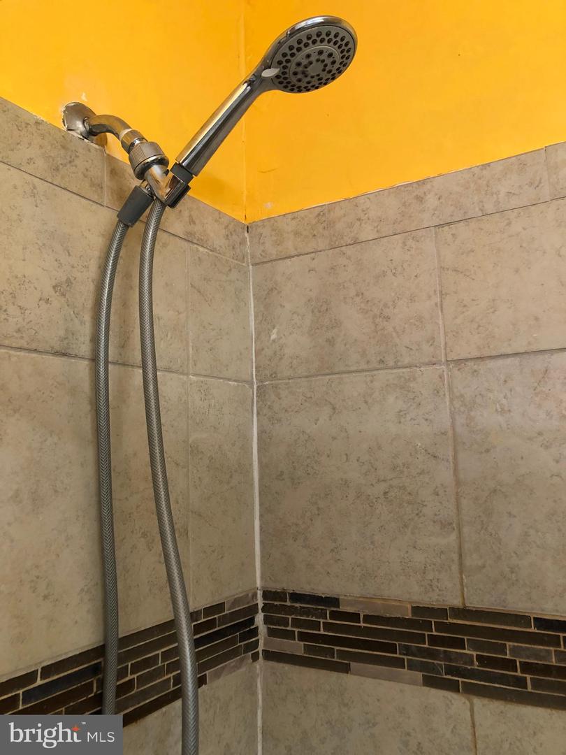 2129 SUITLAND TER SE #202, WASHINGTON, District Of Columbia 20020, 2 Bedrooms Bedrooms, ,1 BathroomBathrooms,Residential,For sale,2129 SUITLAND TER SE #202,DCDC2199932 MLS # DCDC2199932
