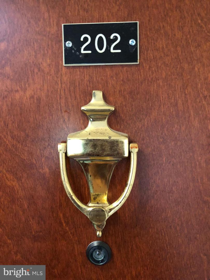 2129 SUITLAND TER SE #202, WASHINGTON, District Of Columbia 20020, 2 Bedrooms Bedrooms, ,1 BathroomBathrooms,Residential,For sale,2129 SUITLAND TER SE #202,DCDC2199932 MLS # DCDC2199932