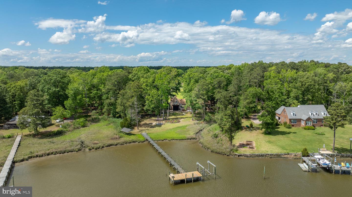 7814 O NEIL, GLOUCESTER, Virginia 23061, 4 Bedrooms Bedrooms, 11 Rooms Rooms,3 BathroomsBathrooms,Residential,For sale,7814 O NEIL,VAGV2000128 MLS # VAGV2000128