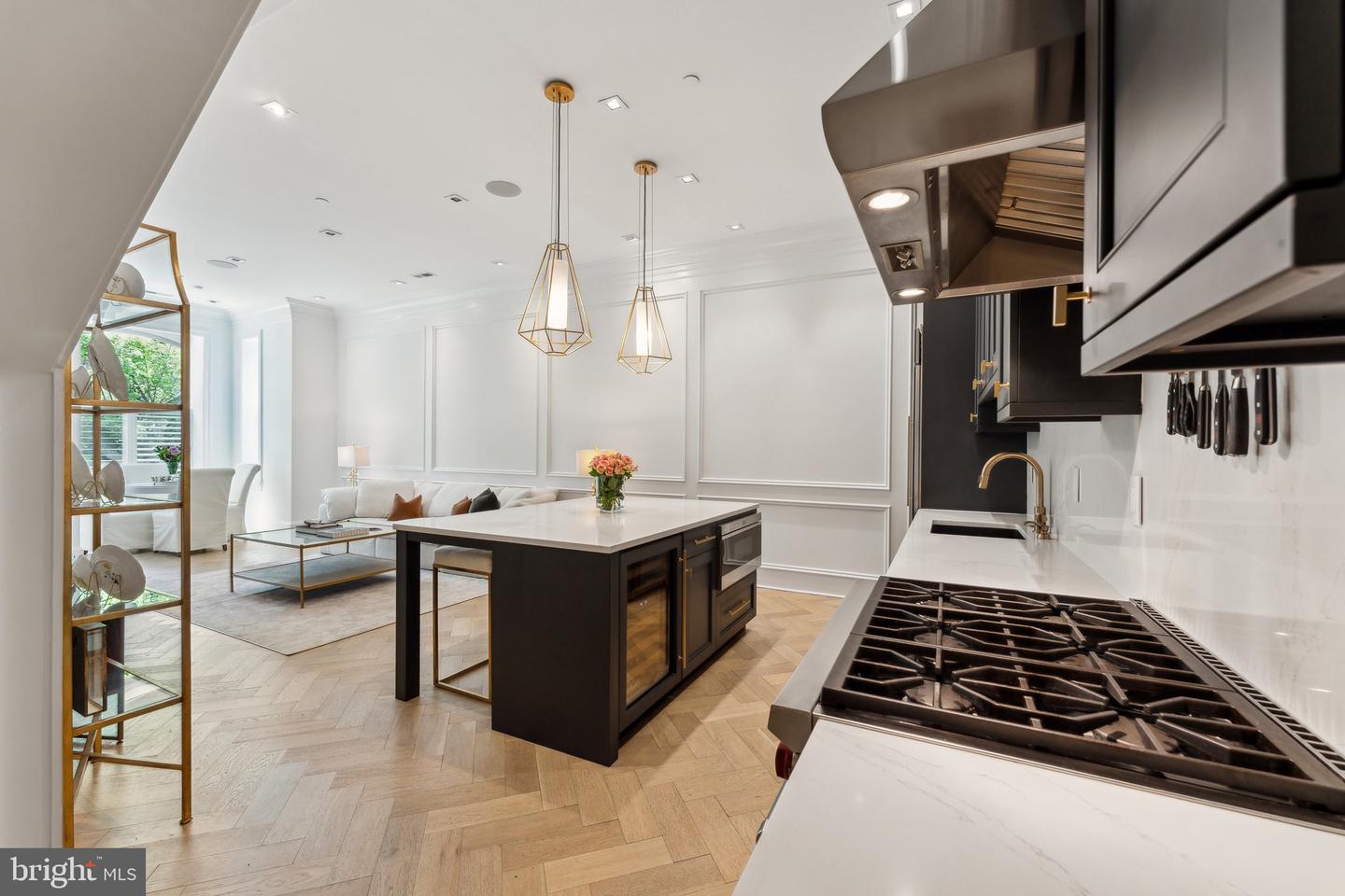 1832 16TH ST NW #2, WASHINGTON, District Of Columbia 20009, 2 Bedrooms Bedrooms, ,2 BathroomsBathrooms,Residential,For sale,1832 16TH ST NW #2,DCDC2199846 MLS # DCDC2199846