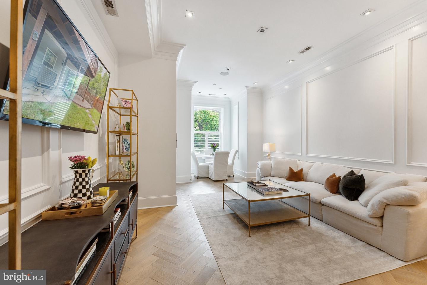 1832 16TH ST NW #2, WASHINGTON, District Of Columbia 20009, 2 Bedrooms Bedrooms, ,2 BathroomsBathrooms,Residential,For sale,1832 16TH ST NW #2,DCDC2199846 MLS # DCDC2199846