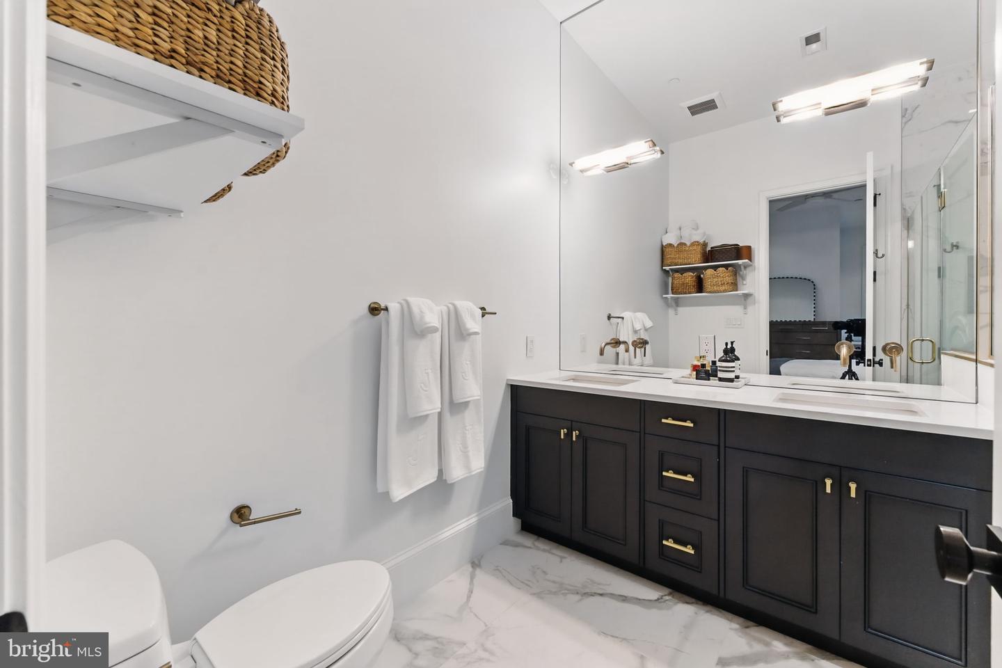 1832 16TH ST NW #2, WASHINGTON, District Of Columbia 20009, 2 Bedrooms Bedrooms, ,2 BathroomsBathrooms,Residential,For sale,1832 16TH ST NW #2,DCDC2199846 MLS # DCDC2199846