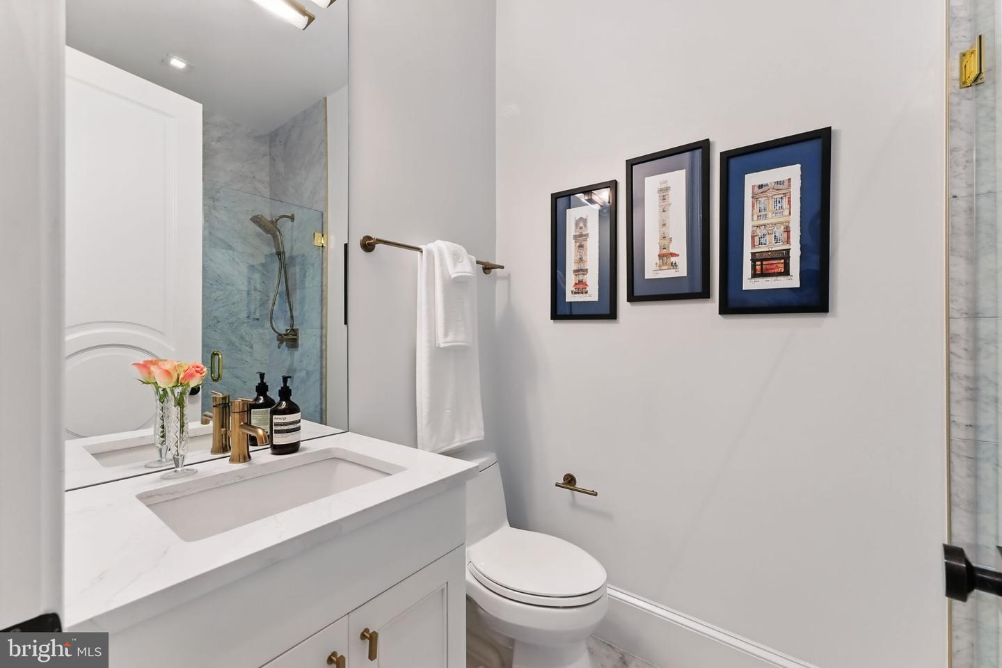 1832 16TH ST NW #2, WASHINGTON, District Of Columbia 20009, 2 Bedrooms Bedrooms, ,2 BathroomsBathrooms,Residential,For sale,1832 16TH ST NW #2,DCDC2199846 MLS # DCDC2199846