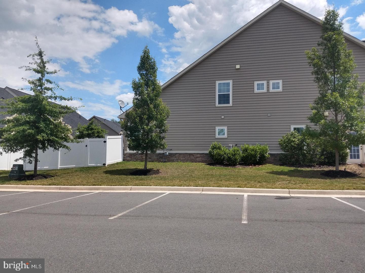 41736 MCDIVITT TER, ALDIE, Virginia 20105, 4 Bedrooms Bedrooms, 3 Rooms Rooms,2 BathroomsBathrooms,Residential,For sale,41736 MCDIVITT TER,VALO2096054 MLS # VALO2096054