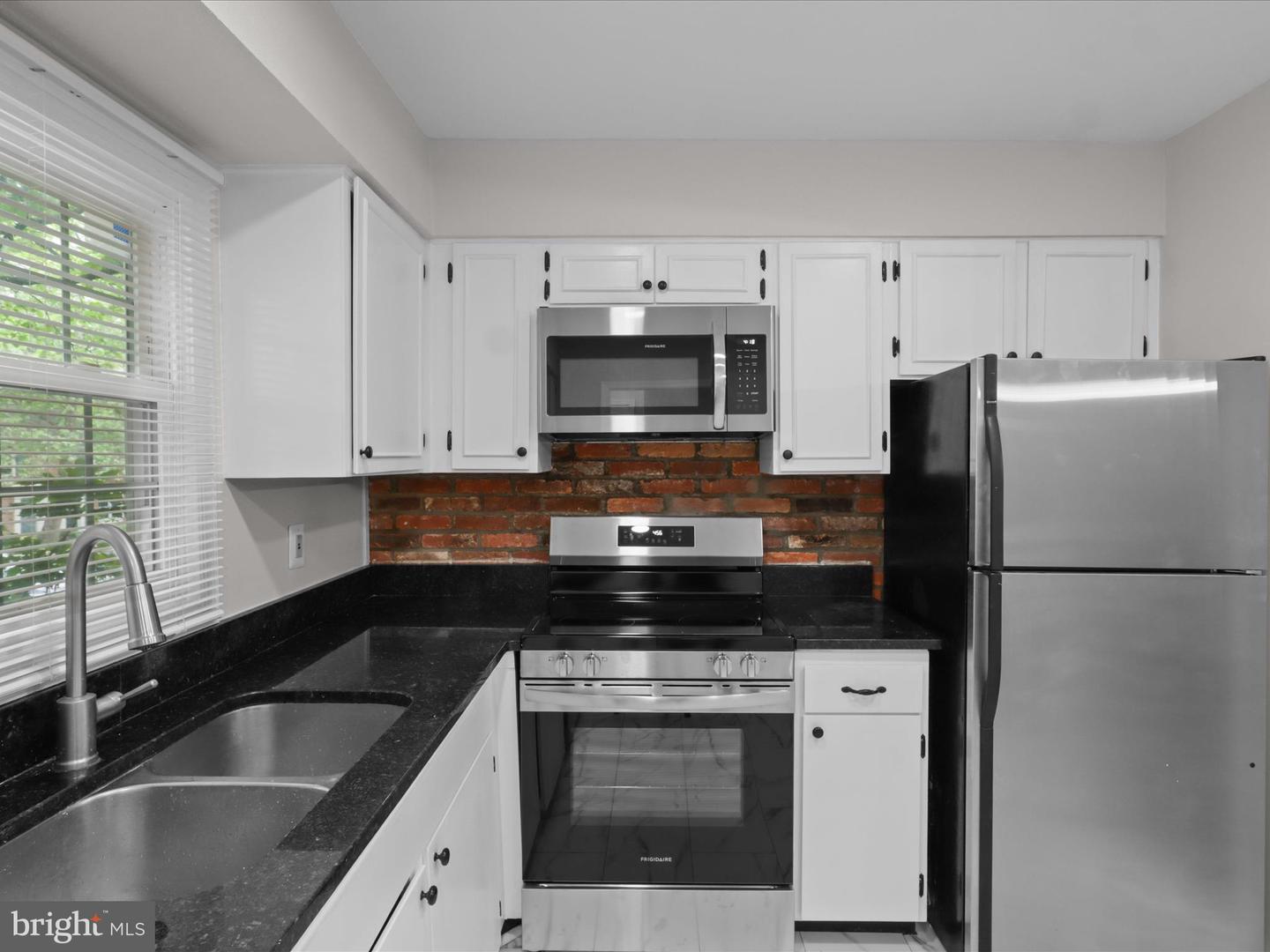 5929 KINGSFORD RD #372, SPRINGFIELD, Virginia 22152, 3 Bedrooms Bedrooms, 11 Rooms Rooms,2 BathroomsBathrooms,Residential,For sale,5929 KINGSFORD RD #372,VAFX2239696 MLS # VAFX2239696