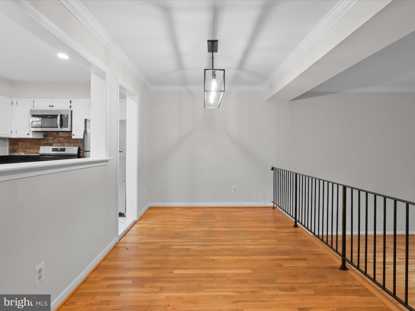 5929 KINGSFORD RD #372, SPRINGFIELD, Virginia 22152, 3 Bedrooms Bedrooms, 11 Rooms Rooms,2 BathroomsBathrooms,Residential,For sale,5929 KINGSFORD RD #372,VAFX2239696 MLS # VAFX2239696
