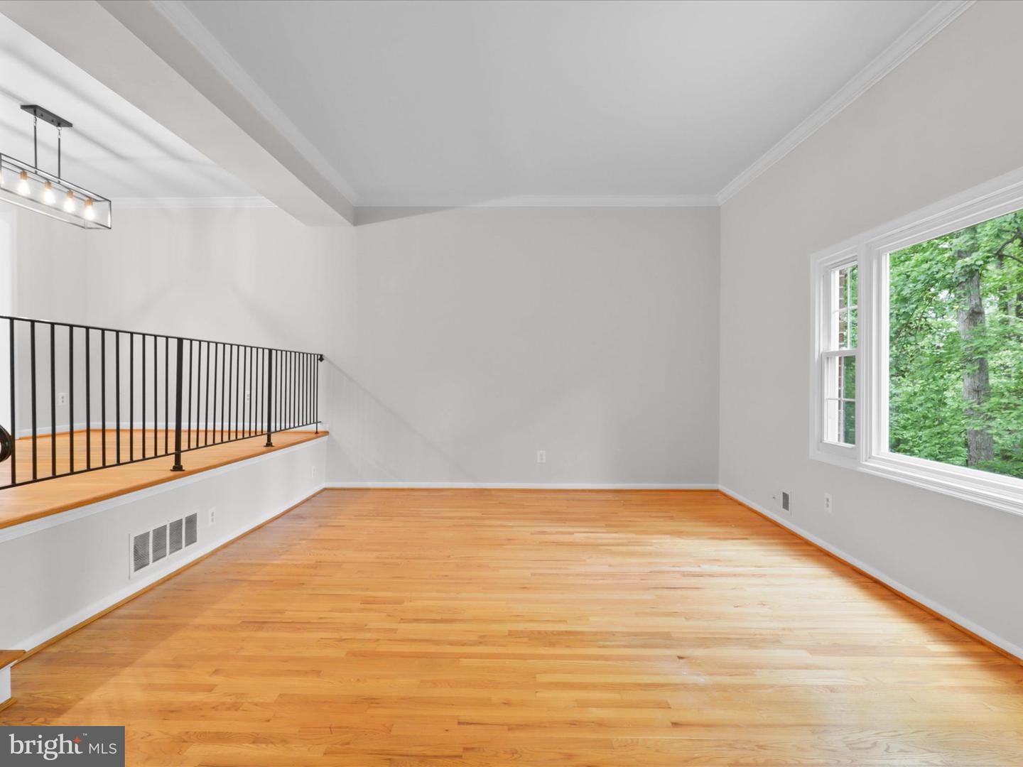 5929 KINGSFORD RD #372, SPRINGFIELD, Virginia 22152, 3 Bedrooms Bedrooms, 11 Rooms Rooms,2 BathroomsBathrooms,Residential,For sale,5929 KINGSFORD RD #372,VAFX2239696 MLS # VAFX2239696