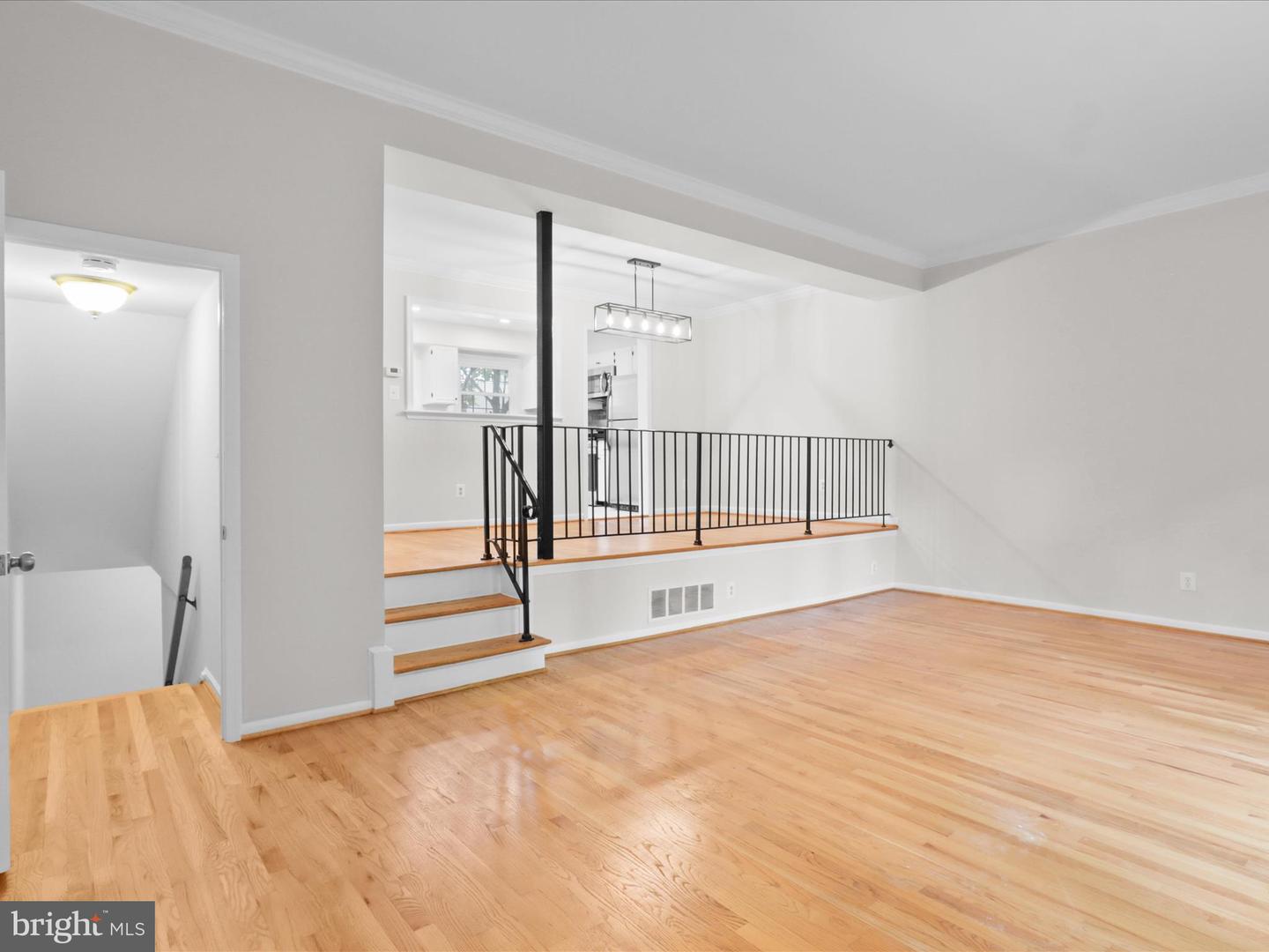 5929 KINGSFORD RD #372, SPRINGFIELD, Virginia 22152, 3 Bedrooms Bedrooms, 11 Rooms Rooms,2 BathroomsBathrooms,Residential,For sale,5929 KINGSFORD RD #372,VAFX2239696 MLS # VAFX2239696