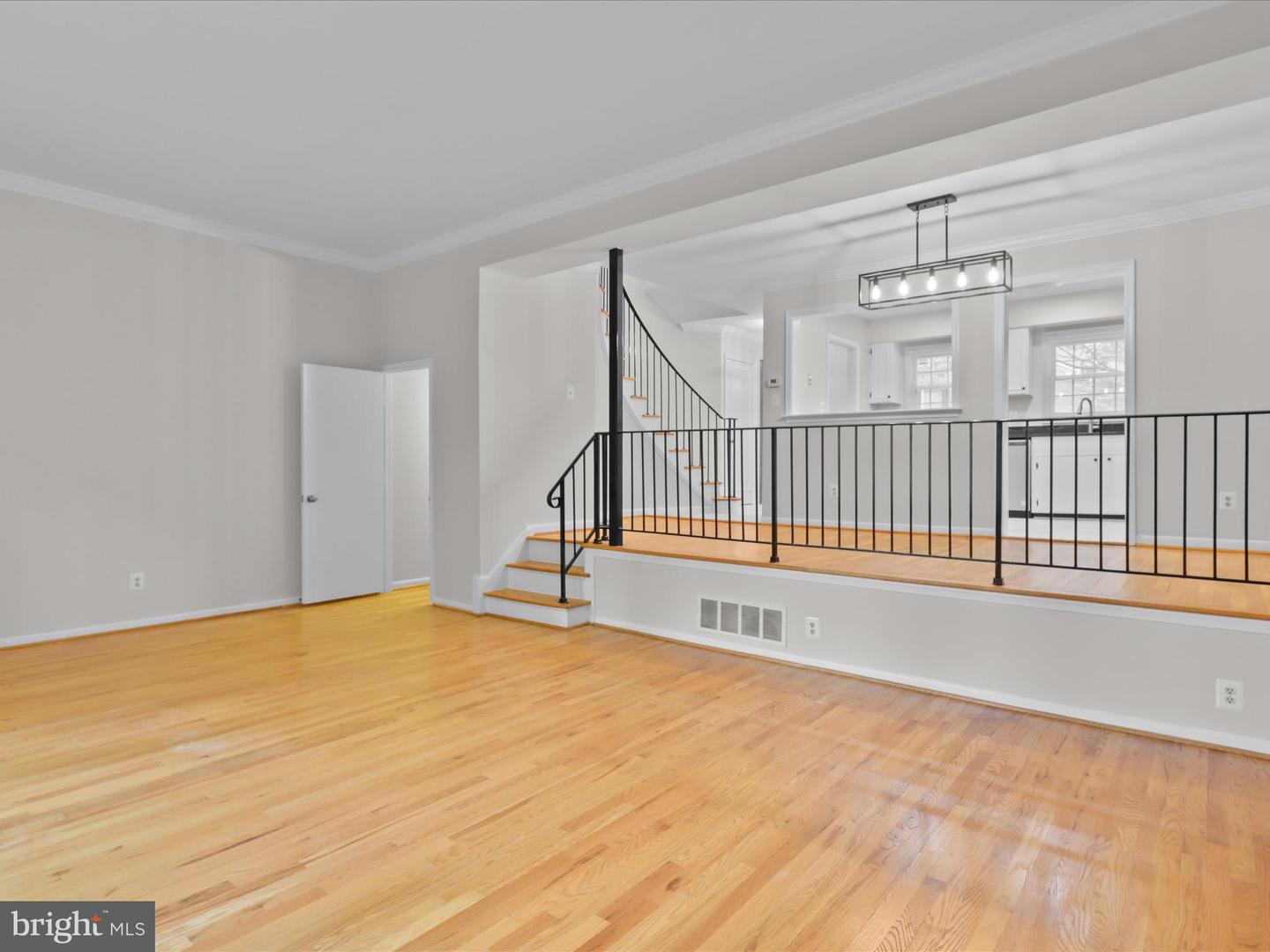 5929 KINGSFORD RD #372, SPRINGFIELD, Virginia 22152, 3 Bedrooms Bedrooms, 11 Rooms Rooms,2 BathroomsBathrooms,Residential,For sale,5929 KINGSFORD RD #372,VAFX2239696 MLS # VAFX2239696