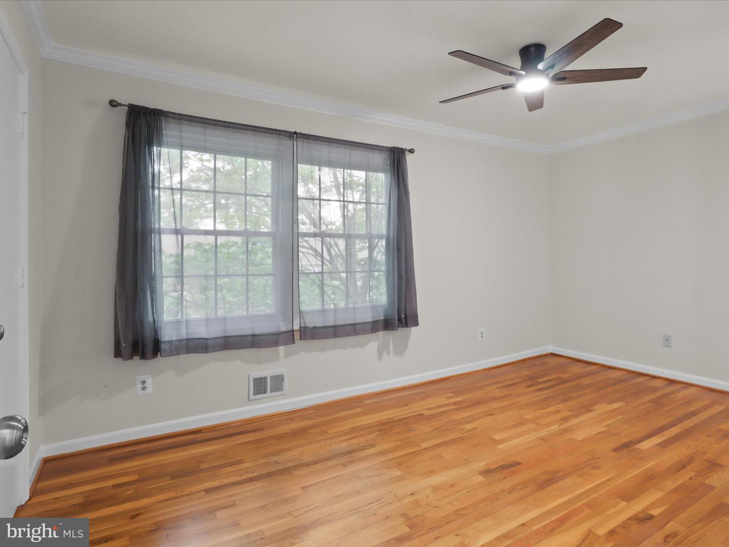 5929 KINGSFORD RD #372, SPRINGFIELD, Virginia 22152, 3 Bedrooms Bedrooms, 11 Rooms Rooms,2 BathroomsBathrooms,Residential,For sale,5929 KINGSFORD RD #372,VAFX2239696 MLS # VAFX2239696