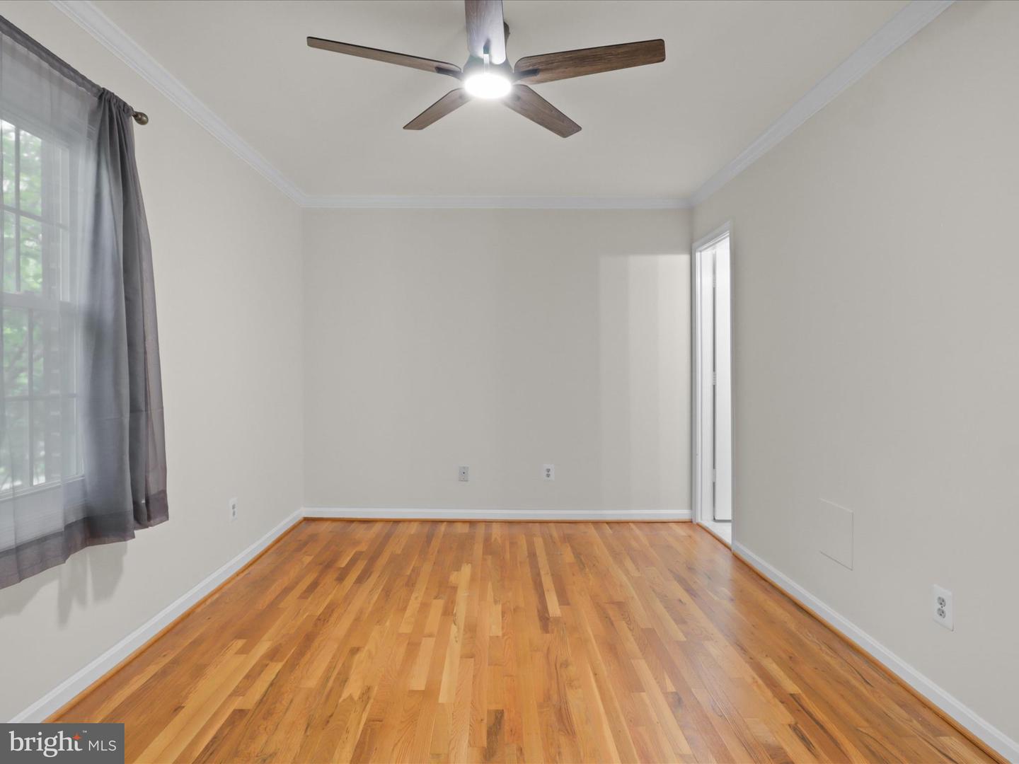 5929 KINGSFORD RD #372, SPRINGFIELD, Virginia 22152, 3 Bedrooms Bedrooms, 11 Rooms Rooms,2 BathroomsBathrooms,Residential,For sale,5929 KINGSFORD RD #372,VAFX2239696 MLS # VAFX2239696