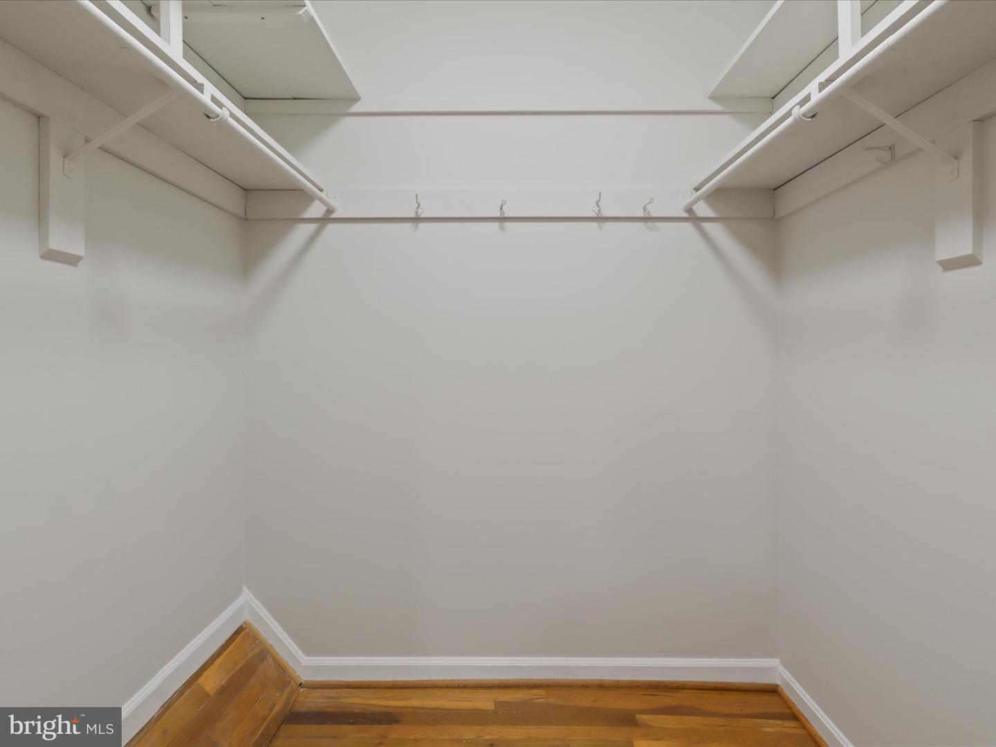 5929 KINGSFORD RD #372, SPRINGFIELD, Virginia 22152, 3 Bedrooms Bedrooms, 11 Rooms Rooms,2 BathroomsBathrooms,Residential,For sale,5929 KINGSFORD RD #372,VAFX2239696 MLS # VAFX2239696