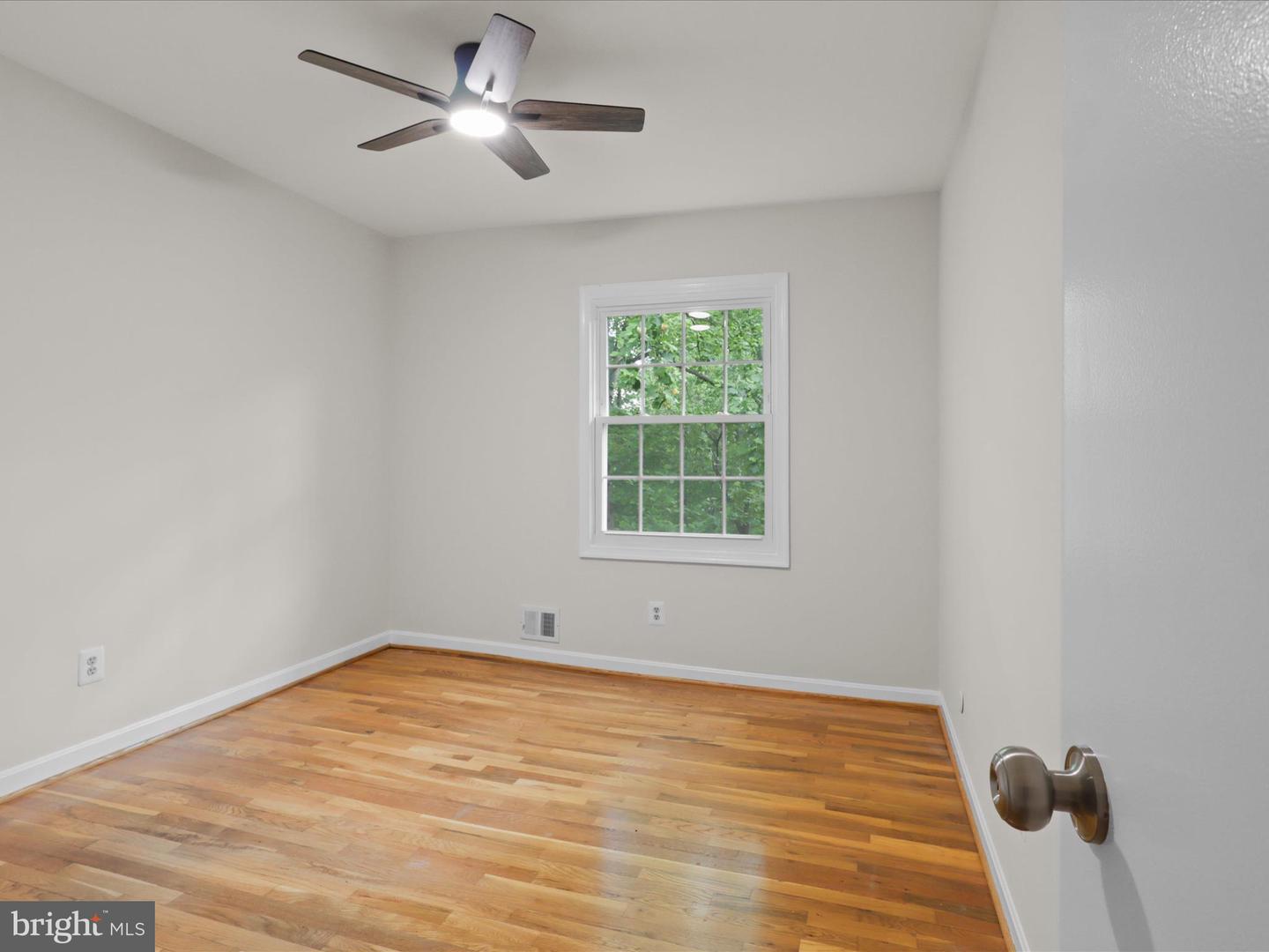 5929 KINGSFORD RD #372, SPRINGFIELD, Virginia 22152, 3 Bedrooms Bedrooms, 11 Rooms Rooms,2 BathroomsBathrooms,Residential,For sale,5929 KINGSFORD RD #372,VAFX2239696 MLS # VAFX2239696