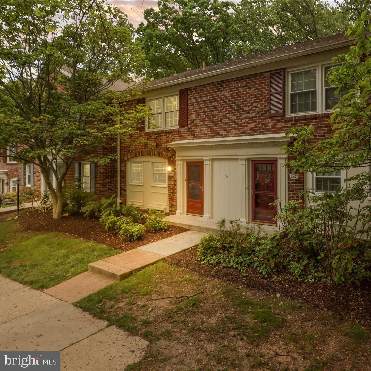 5929 KINGSFORD RD #372, SPRINGFIELD, Virginia 22152, 3 Bedrooms Bedrooms, 11 Rooms Rooms,2 BathroomsBathrooms,Residential,For sale,5929 KINGSFORD RD #372,VAFX2239696 MLS # VAFX2239696