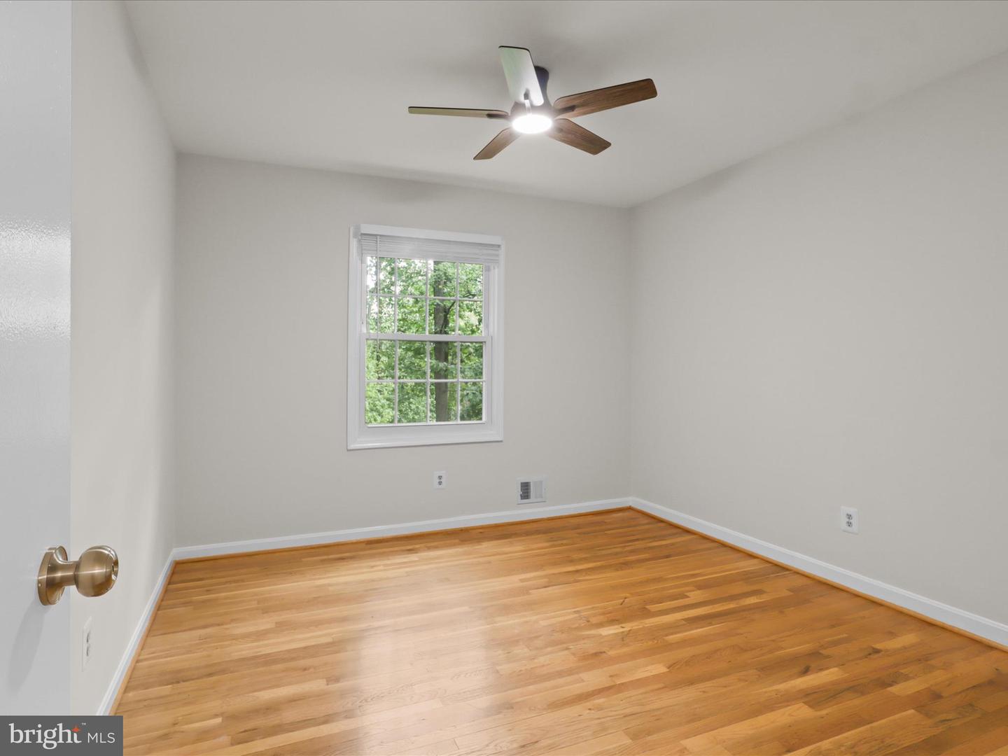 5929 KINGSFORD RD #372, SPRINGFIELD, Virginia 22152, 3 Bedrooms Bedrooms, 11 Rooms Rooms,2 BathroomsBathrooms,Residential,For sale,5929 KINGSFORD RD #372,VAFX2239696 MLS # VAFX2239696