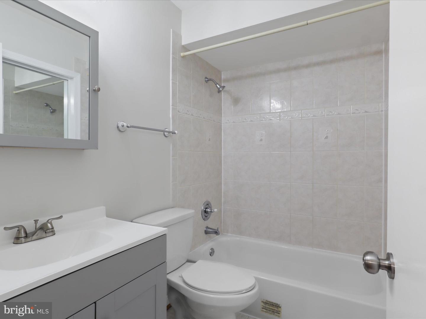 5929 KINGSFORD RD #372, SPRINGFIELD, Virginia 22152, 3 Bedrooms Bedrooms, 11 Rooms Rooms,2 BathroomsBathrooms,Residential,For sale,5929 KINGSFORD RD #372,VAFX2239696 MLS # VAFX2239696