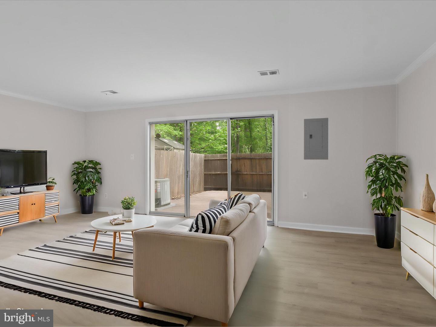 5929 KINGSFORD RD #372, SPRINGFIELD, Virginia 22152, 3 Bedrooms Bedrooms, 11 Rooms Rooms,2 BathroomsBathrooms,Residential,For sale,5929 KINGSFORD RD #372,VAFX2239696 MLS # VAFX2239696