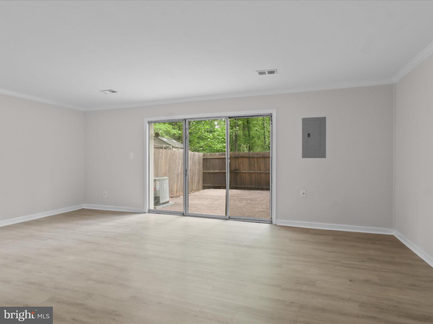 5929 KINGSFORD RD #372, SPRINGFIELD, Virginia 22152, 3 Bedrooms Bedrooms, 11 Rooms Rooms,2 BathroomsBathrooms,Residential,For sale,5929 KINGSFORD RD #372,VAFX2239696 MLS # VAFX2239696
