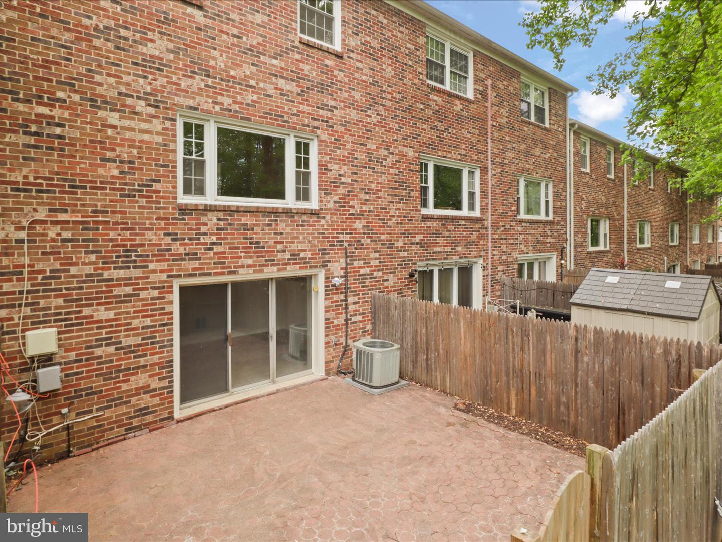 5929 KINGSFORD RD #372, SPRINGFIELD, Virginia 22152, 3 Bedrooms Bedrooms, 11 Rooms Rooms,2 BathroomsBathrooms,Residential,For sale,5929 KINGSFORD RD #372,VAFX2239696 MLS # VAFX2239696