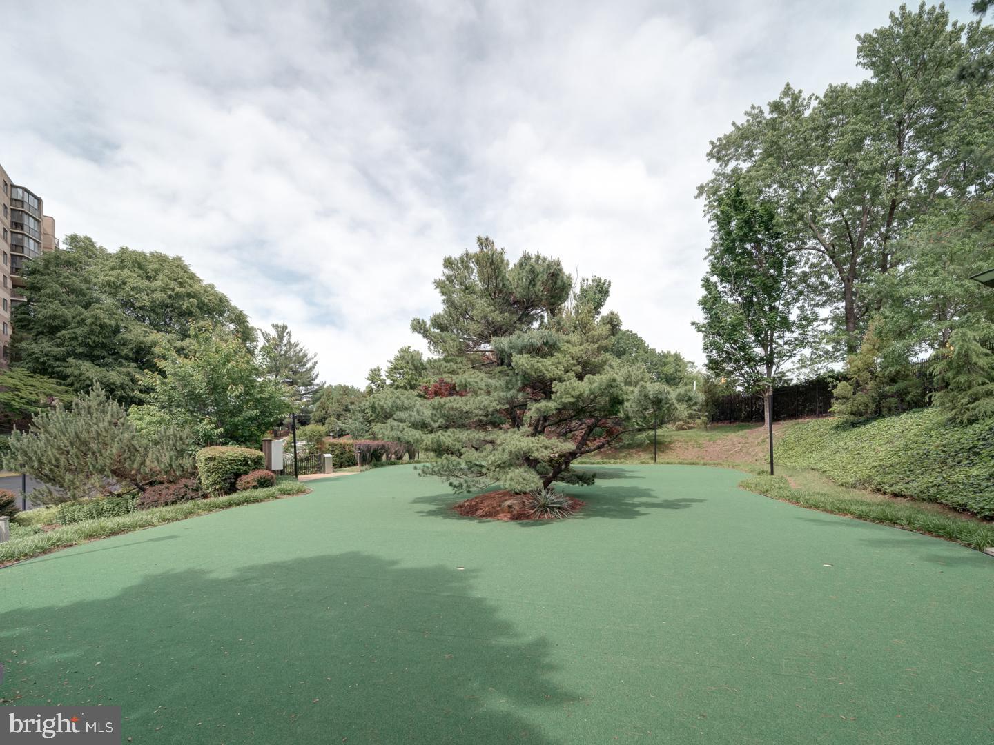 8340 GREENSBORO DRIVE #907, MCLEAN, Virginia 22102, 2 Bedrooms Bedrooms, ,2 BathroomsBathrooms,Residential,For sale,8340 GREENSBORO DRIVE #907,VAFX2239916 MLS # VAFX2239916
