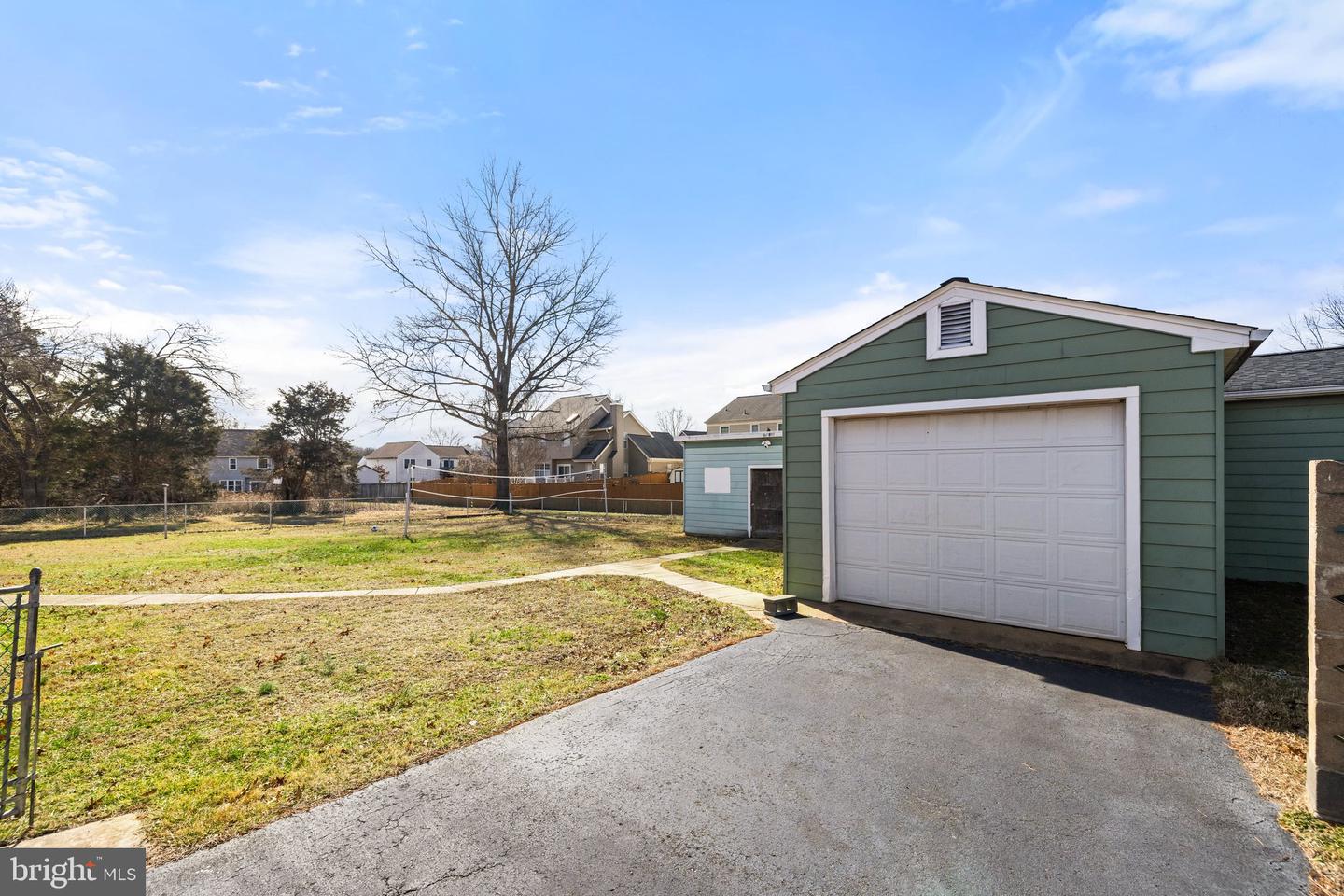 10012 LAKE JACKSON DR, MANASSAS, Virginia 20110, 4 Bedrooms Bedrooms, ,2 BathroomsBathrooms,Residential,For sale,10012 LAKE JACKSON DR,VAMN2008298 MLS # VAMN2008298