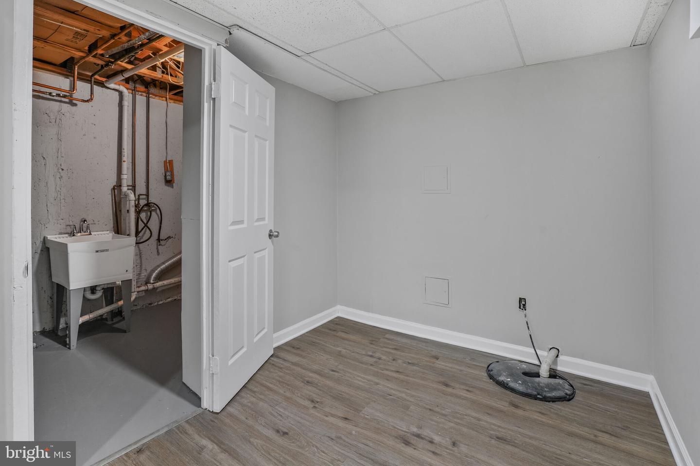7423 ASPENPARK RD, LORTON, Virginia 22079, 4 Bedrooms Bedrooms, ,2 BathroomsBathrooms,Residential,For sale,7423 ASPENPARK RD,VAFX2239984 MLS # VAFX2239984