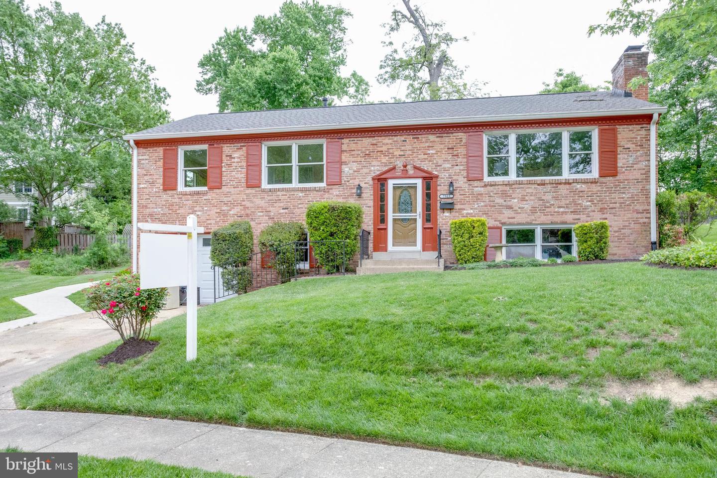 7923 KARL RD, ALEXANDRIA, Virginia 22308, 4 Bedrooms Bedrooms, ,3 BathroomsBathrooms,Residential,For sale,7923 KARL RD,VAFX2239936 MLS # VAFX2239936
