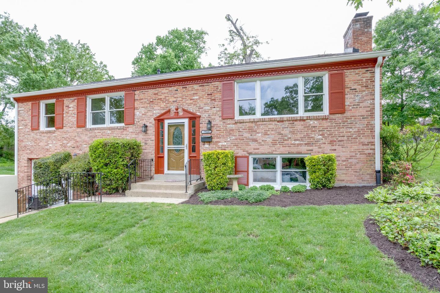 7923 KARL RD, ALEXANDRIA, Virginia 22308, 4 Bedrooms Bedrooms, ,3 BathroomsBathrooms,Residential,For sale,7923 KARL RD,VAFX2239936 MLS # VAFX2239936