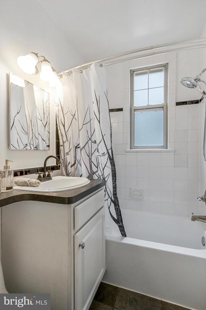 1441 EUCLID ST NW #106, WASHINGTON, District Of Columbia 20009, 1 Bedroom Bedrooms, ,1 BathroomBathrooms,Residential,For sale,1441 EUCLID ST NW #106,DCDC2199984 MLS # DCDC2199984