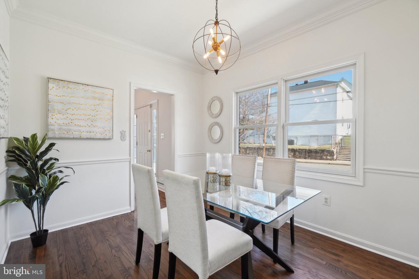 2142 N DINWIDDIE ST, ARLINGTON, Virginia 22207, 4 Bedrooms Bedrooms, ,3 BathroomsBathrooms,Residential,For sale,2142 N DINWIDDIE ST,VAAR2057312 MLS # VAAR2057312