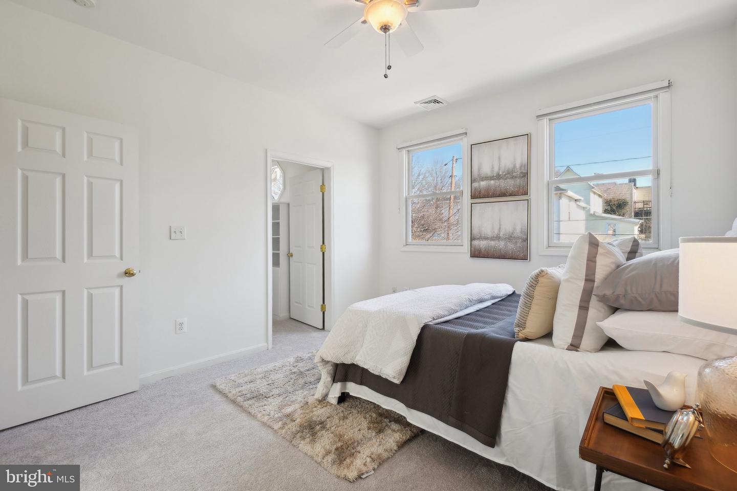 2142 N DINWIDDIE ST, ARLINGTON, Virginia 22207, 4 Bedrooms Bedrooms, ,3 BathroomsBathrooms,Residential,For sale,2142 N DINWIDDIE ST,VAAR2057312 MLS # VAAR2057312