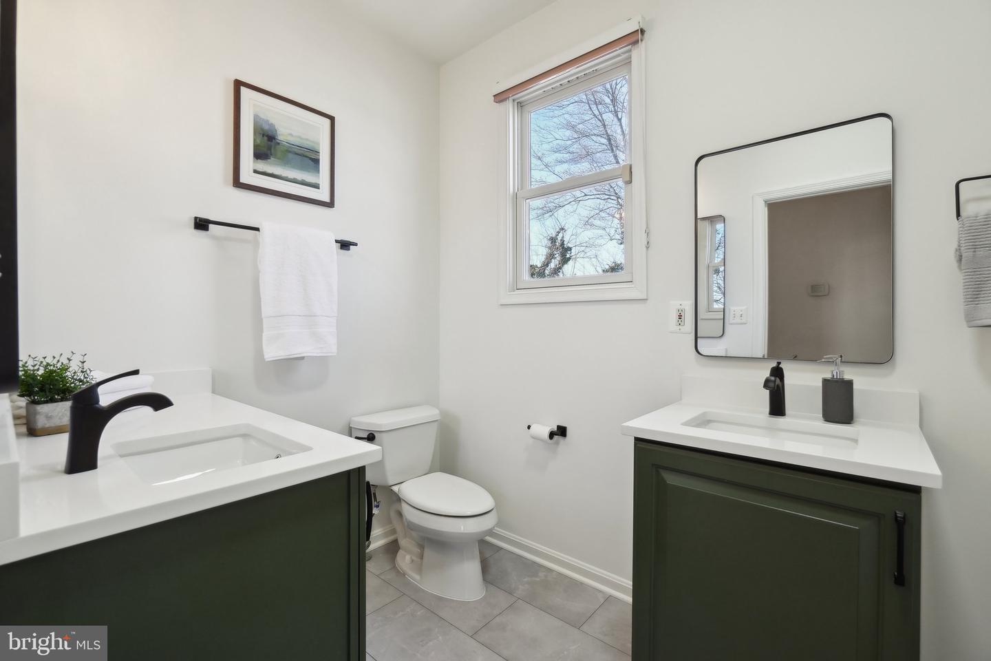 2142 N DINWIDDIE ST, ARLINGTON, Virginia 22207, 4 Bedrooms Bedrooms, ,3 BathroomsBathrooms,Residential,For sale,2142 N DINWIDDIE ST,VAAR2057312 MLS # VAAR2057312