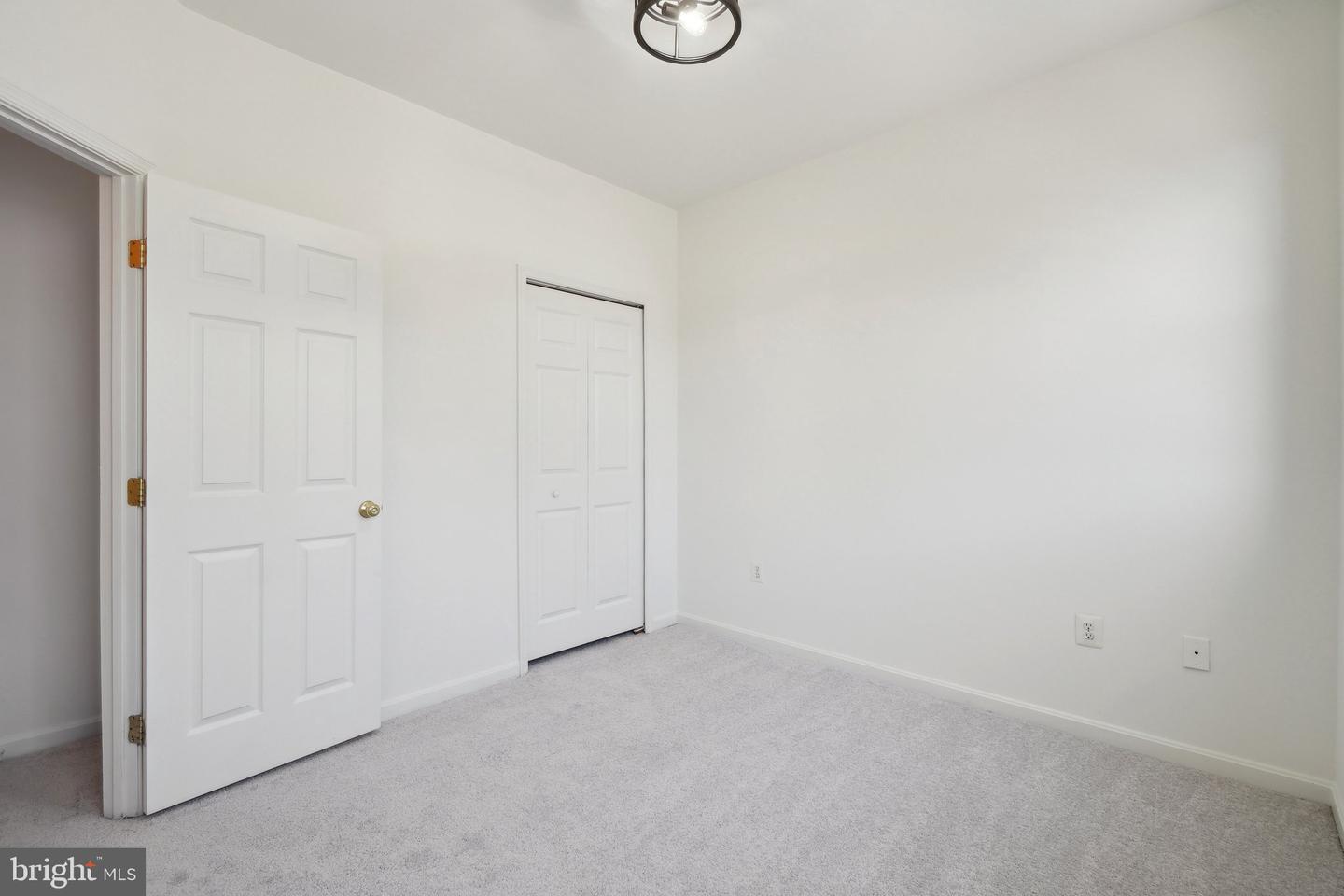 2142 N DINWIDDIE ST, ARLINGTON, Virginia 22207, 4 Bedrooms Bedrooms, ,3 BathroomsBathrooms,Residential,For sale,2142 N DINWIDDIE ST,VAAR2057312 MLS # VAAR2057312