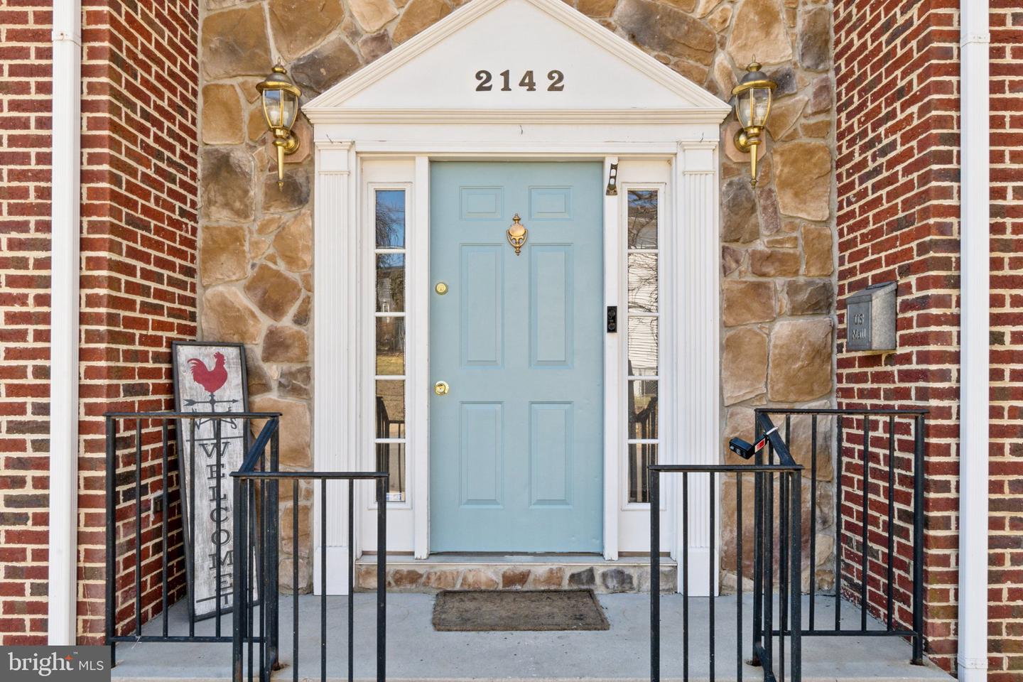 2142 N DINWIDDIE ST, ARLINGTON, Virginia 22207, 4 Bedrooms Bedrooms, ,3 BathroomsBathrooms,Residential,For sale,2142 N DINWIDDIE ST,VAAR2057312 MLS # VAAR2057312