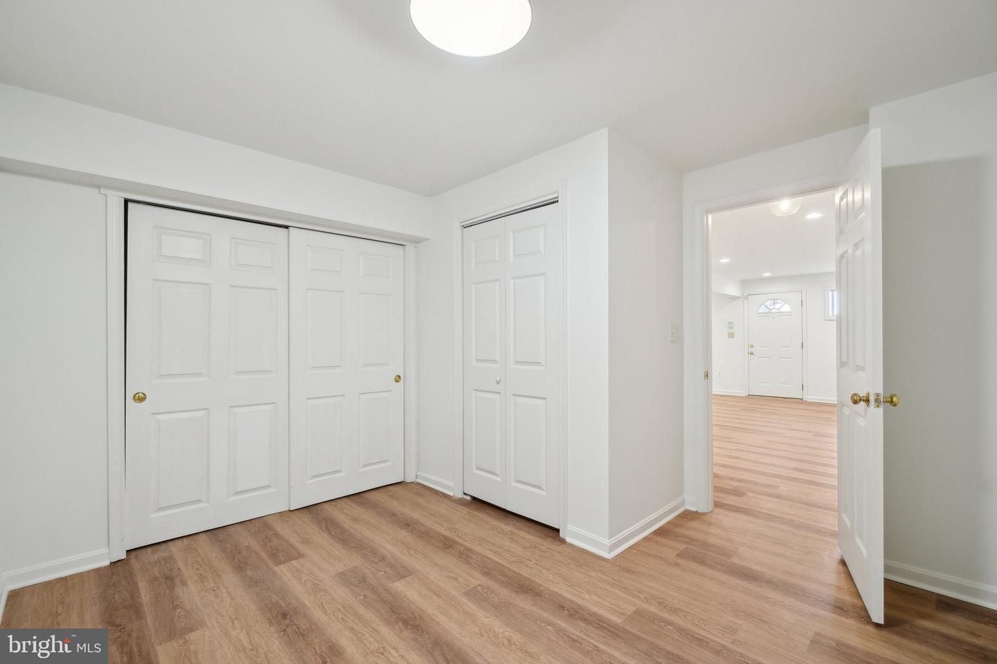 2142 N DINWIDDIE ST, ARLINGTON, Virginia 22207, 4 Bedrooms Bedrooms, ,3 BathroomsBathrooms,Residential,For sale,2142 N DINWIDDIE ST,VAAR2057312 MLS # VAAR2057312
