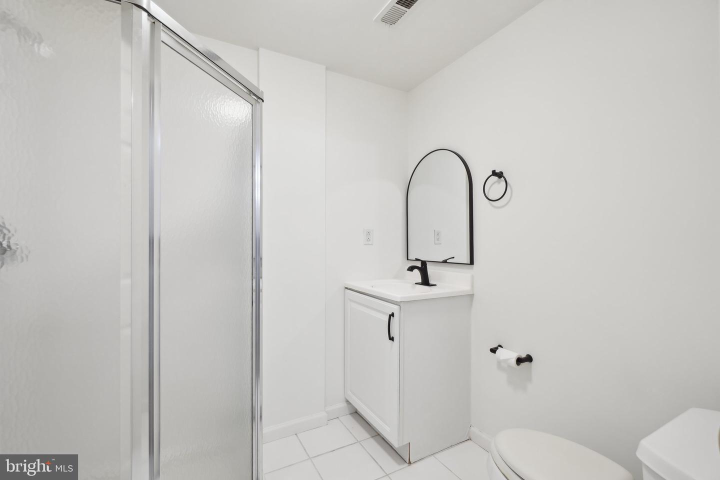 2142 N DINWIDDIE ST, ARLINGTON, Virginia 22207, 4 Bedrooms Bedrooms, ,3 BathroomsBathrooms,Residential,For sale,2142 N DINWIDDIE ST,VAAR2057312 MLS # VAAR2057312