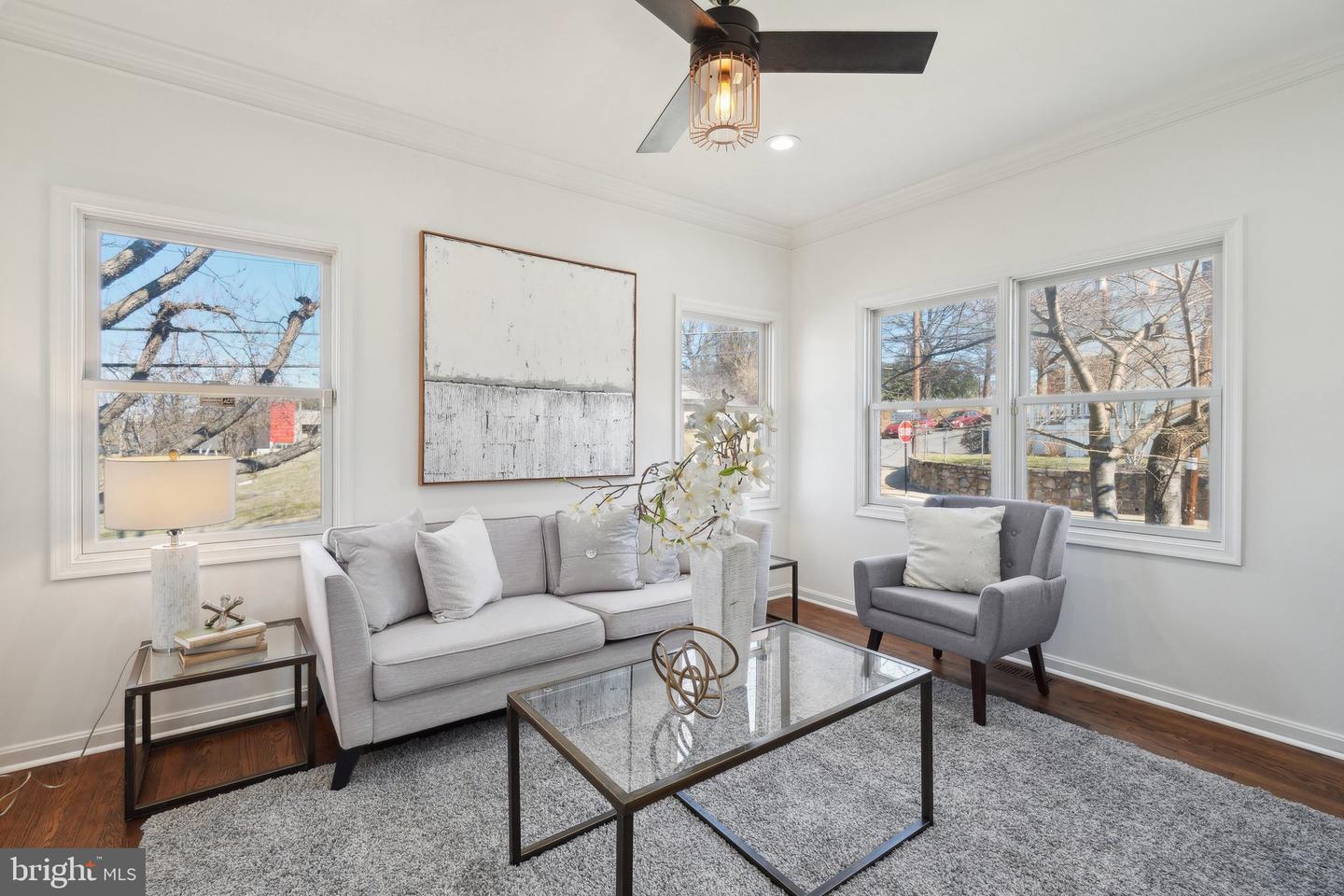 2142 N DINWIDDIE ST, ARLINGTON, Virginia 22207, 4 Bedrooms Bedrooms, ,3 BathroomsBathrooms,Residential,For sale,2142 N DINWIDDIE ST,VAAR2057312 MLS # VAAR2057312