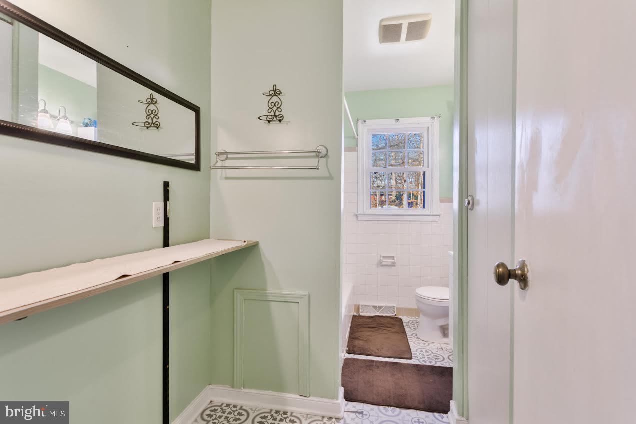 1011 FICKLEN RD, FREDERICKSBURG, Virginia 22405, 6 Bedrooms Bedrooms, ,2 BathroomsBathrooms,Residential,For sale,1011 FICKLEN RD,VAST2038692 MLS # VAST2038692