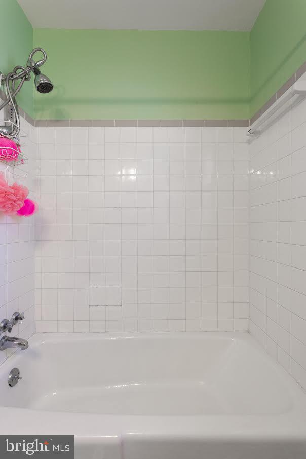 1011 FICKLEN RD, FREDERICKSBURG, Virginia 22405, 6 Bedrooms Bedrooms, ,2 BathroomsBathrooms,Residential,For sale,1011 FICKLEN RD,VAST2038692 MLS # VAST2038692