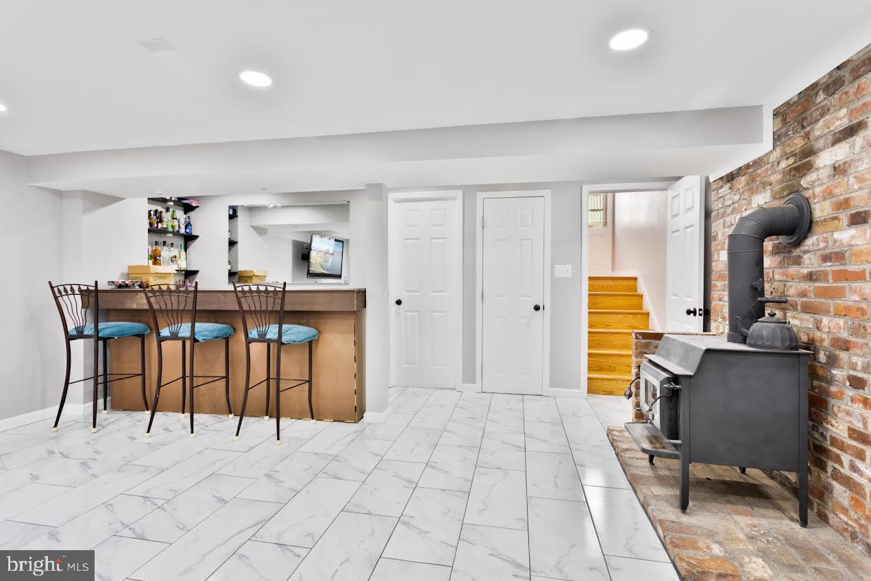 1011 FICKLEN RD, FREDERICKSBURG, Virginia 22405, 6 Bedrooms Bedrooms, ,2 BathroomsBathrooms,Residential,For sale,1011 FICKLEN RD,VAST2038692 MLS # VAST2038692