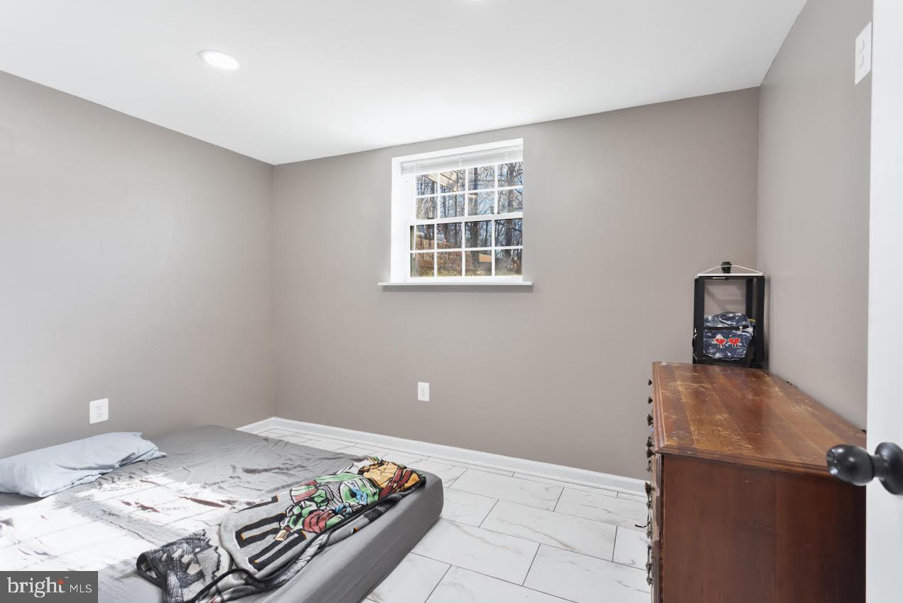 1011 FICKLEN RD, FREDERICKSBURG, Virginia 22405, 6 Bedrooms Bedrooms, ,2 BathroomsBathrooms,Residential,For sale,1011 FICKLEN RD,VAST2038692 MLS # VAST2038692