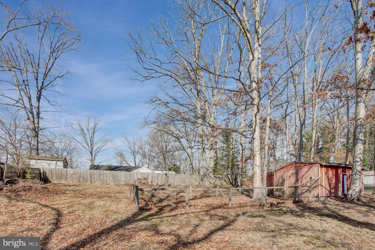 1011 FICKLEN RD, FREDERICKSBURG, Virginia 22405, 6 Bedrooms Bedrooms, ,2 BathroomsBathrooms,Residential,For sale,1011 FICKLEN RD,VAST2038692 MLS # VAST2038692