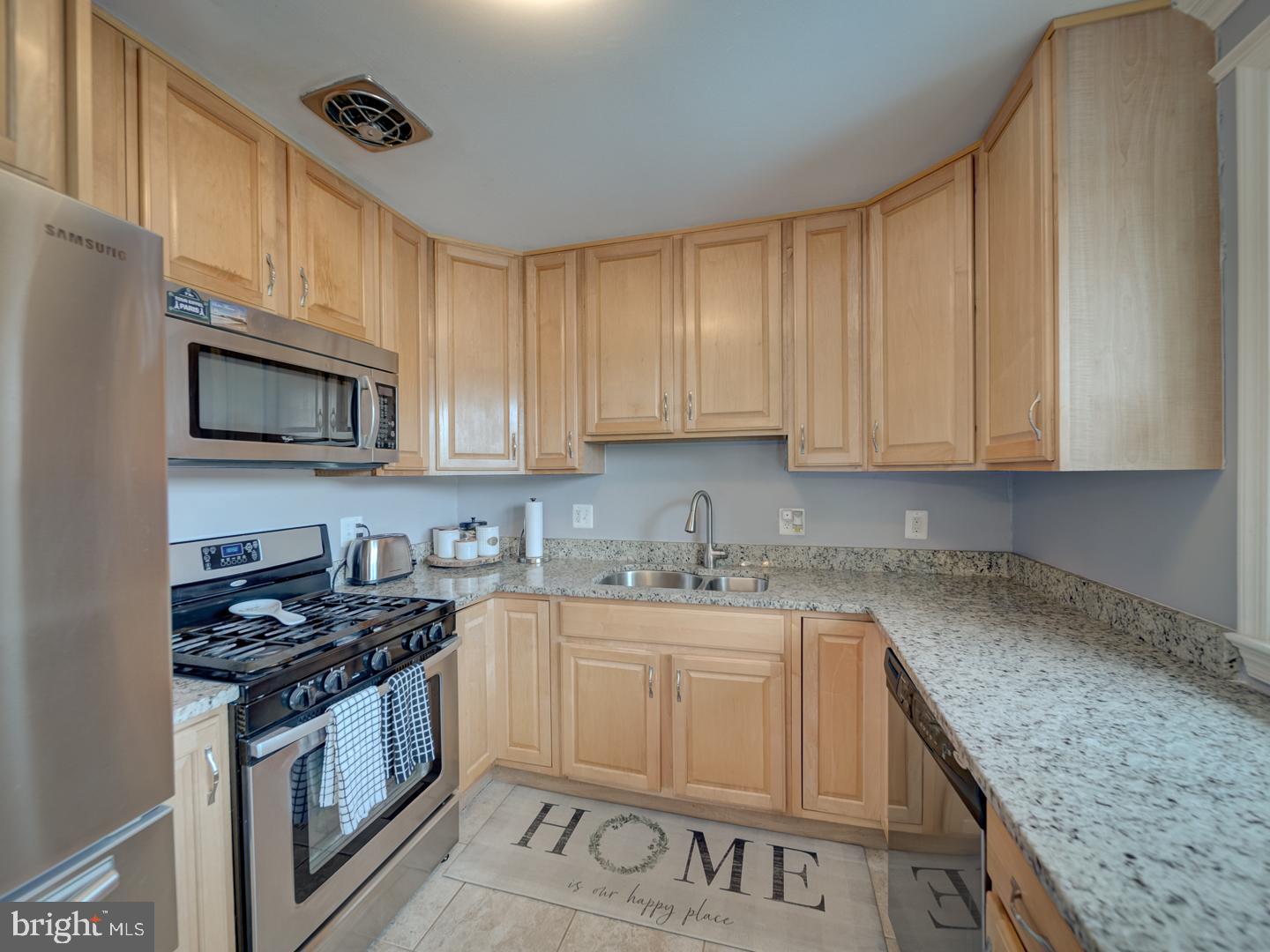 14627 BATAVIA DR, CENTREVILLE, Virginia 20120, 6 Bedrooms Bedrooms, ,2 BathroomsBathrooms,Residential,For sale,14627 BATAVIA DR,VAFX2239976 MLS # VAFX2239976