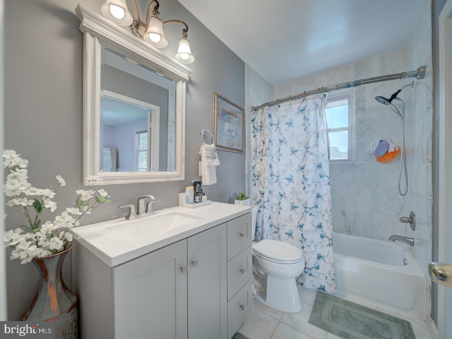 14627 BATAVIA DR, CENTREVILLE, Virginia 20120, 6 Bedrooms Bedrooms, ,2 BathroomsBathrooms,Residential,For sale,14627 BATAVIA DR,VAFX2239976 MLS # VAFX2239976