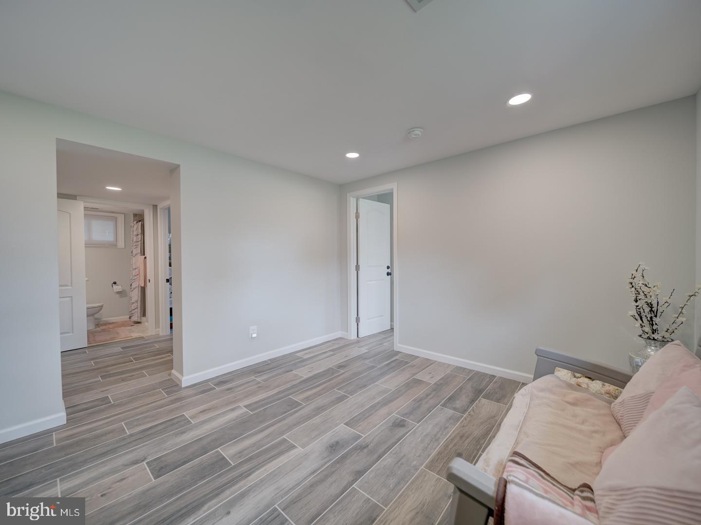 14627 BATAVIA DR, CENTREVILLE, Virginia 20120, 6 Bedrooms Bedrooms, ,2 BathroomsBathrooms,Residential,For sale,14627 BATAVIA DR,VAFX2239976 MLS # VAFX2239976