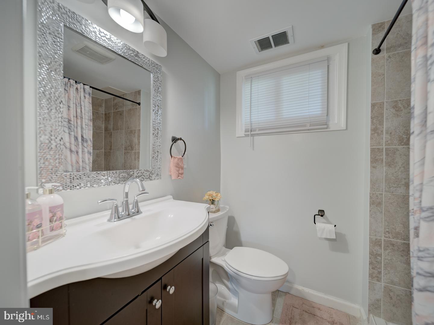 14627 BATAVIA DR, CENTREVILLE, Virginia 20120, 6 Bedrooms Bedrooms, ,2 BathroomsBathrooms,Residential,For sale,14627 BATAVIA DR,VAFX2239976 MLS # VAFX2239976
