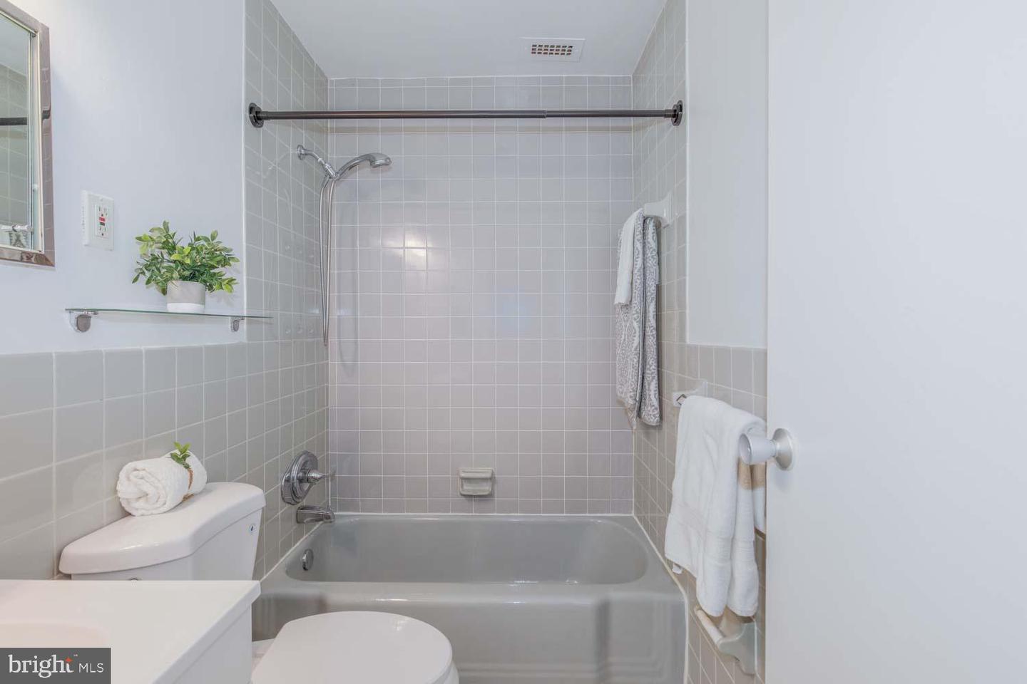 2829 CONNECTICUT AVE NW #312, WASHINGTON, District Of Columbia 20008, 1 Bedroom Bedrooms, ,1 BathroomBathrooms,Residential,For sale,2829 CONNECTICUT AVE NW #312,DCDC2199992 MLS # DCDC2199992