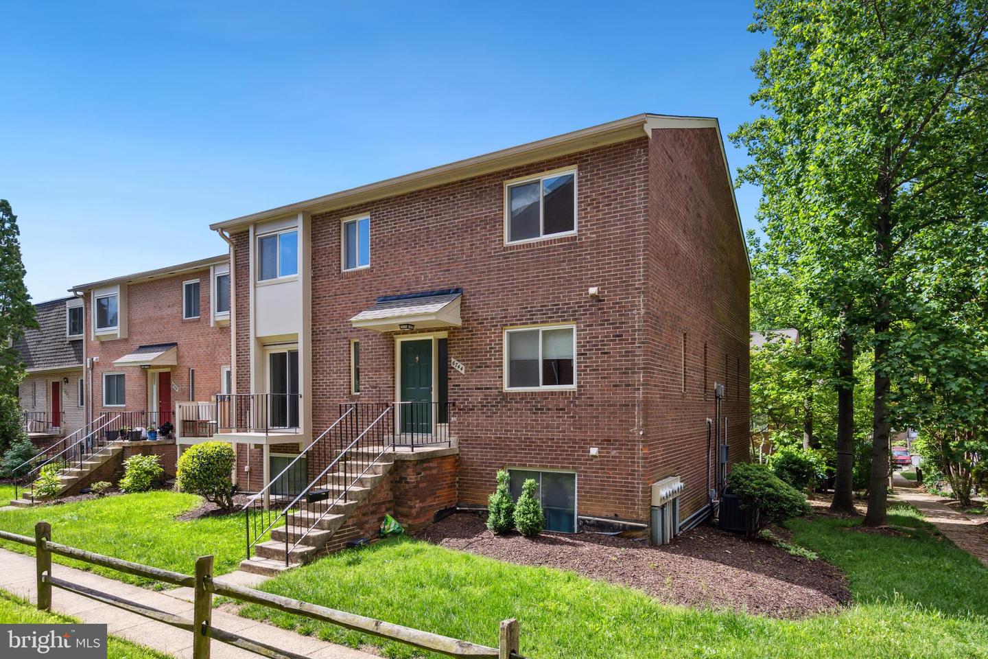 6744 PERRY PENNEY DR #131, ANNANDALE, Virginia 22003, 3 Bedrooms Bedrooms, 10 Rooms Rooms,2 BathroomsBathrooms,Residential,For sale,6744 PERRY PENNEY DR #131,VAFX2239990 MLS # VAFX2239990